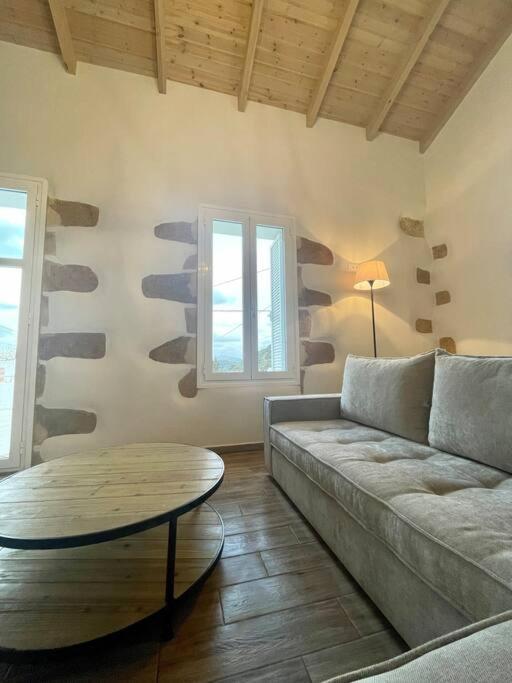 Villa Eftychia Serene Getaway With Hot Tub In A Quiet Location Kissamos Exterior photo