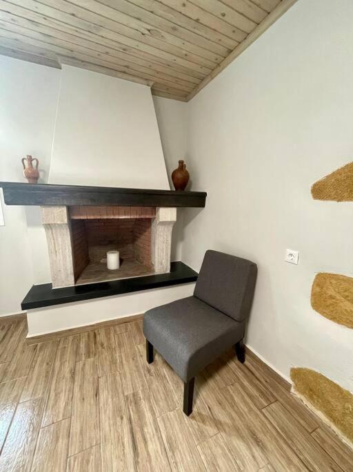 Villa Eftychia Serene Getaway With Hot Tub In A Quiet Location Kissamos Exterior photo