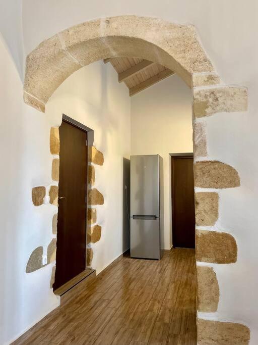Villa Eftychia Serene Getaway With Hot Tub In A Quiet Location Kissamos Exterior photo